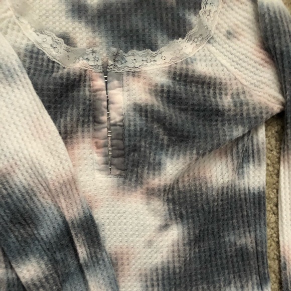 Clip up long sleeve Tye Dye top - Picture 4 of 5